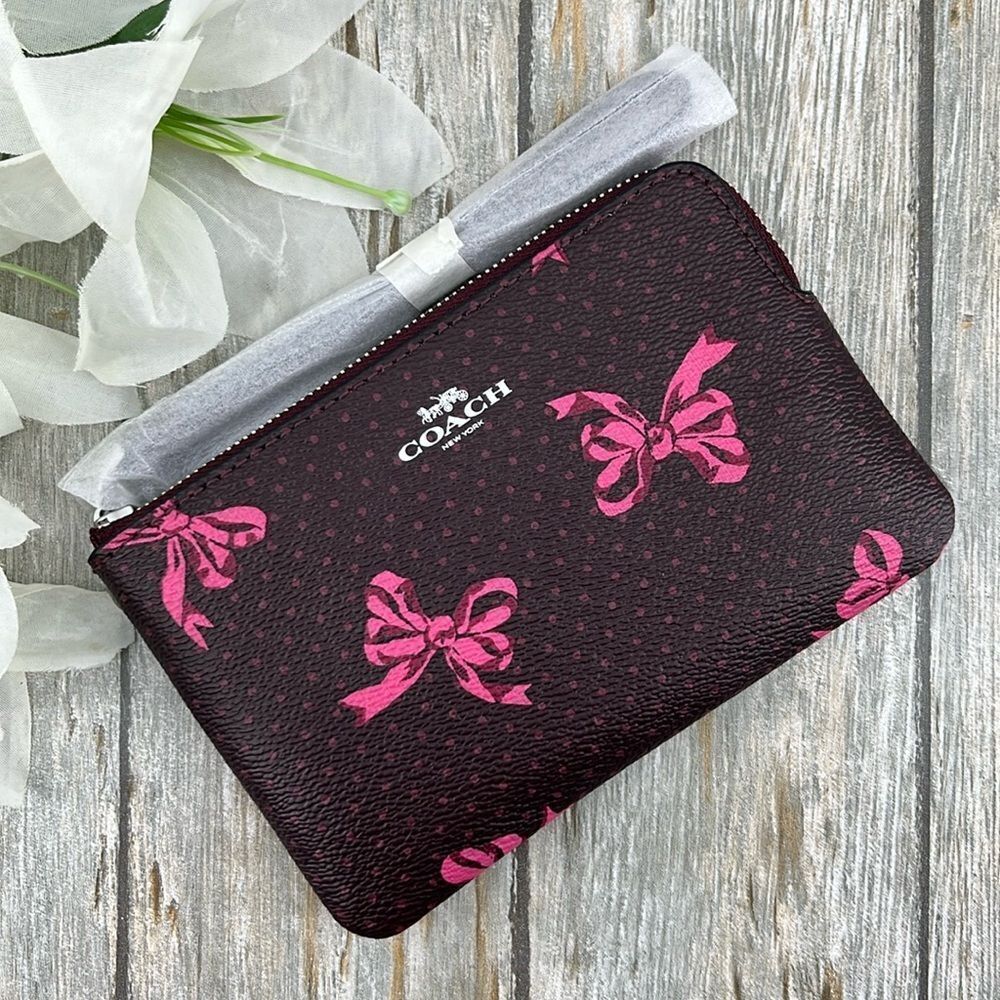 Coach Corner Zip Wristlet In Signature Canvas With Bow Print Bag Wallet Purse